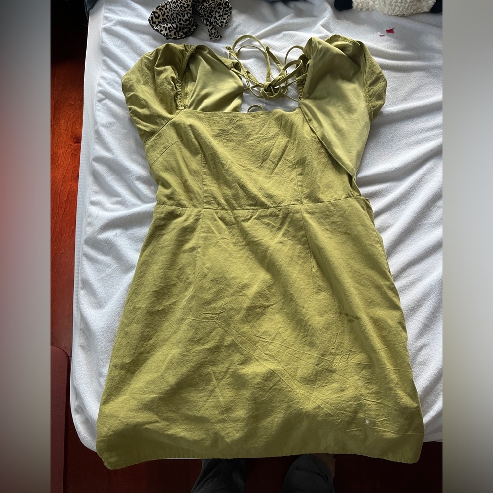 Mini green dress. LA heart